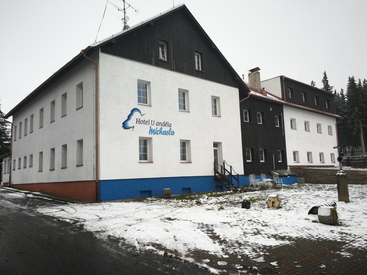 Hotel U Andela Michaela Javorná المظهر الخارجي الصورة